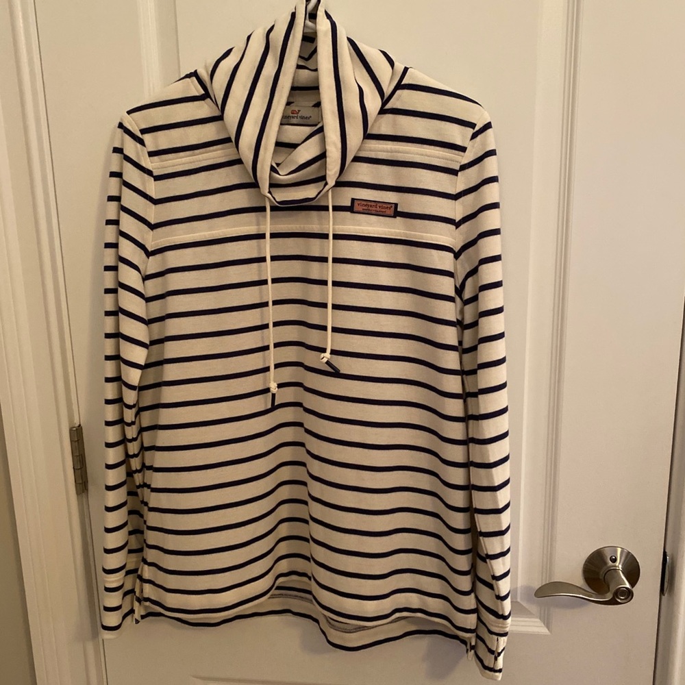 Vineyard Vines sweater
